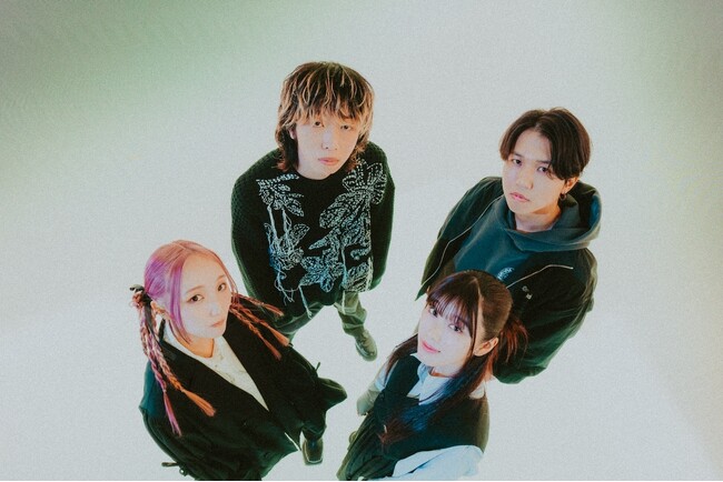 【公開24時間で1万回再生突破】石野理子、すりぃ、やまもとひかる、ツミキによる話題のバンド Aooo　配信スタジオ『BLACKBOX³(ブラックボックス)』で開催の初スタジオライブを公開