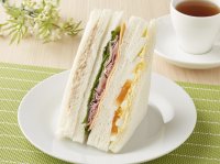 やわらかくふわっとおいしく　パンのおいしさ　さらにUP！！　サンドイッチの食パン、具材がリニューアル！　５月１４日（火）新発売