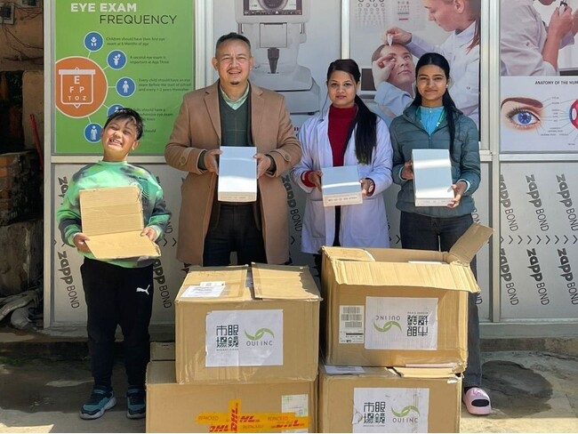 余剰在庫となった商材を活用した目に関わる社会貢献活動。1,068本のメガネフレームをネパールに寄贈