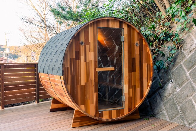 【バレルサウナ・チラー水風呂でエクステリアの新しい可能性を切り開く】機能性とともに美観にも優れたカナダ木材レッドシダーのバレルサウナ・チラー水風呂を引っ提げてエクステリア＆ガーデンフェア名古屋に出展！