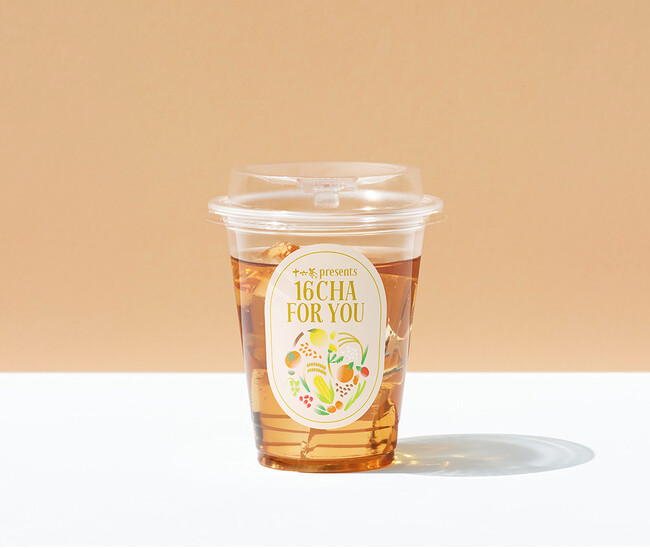 『アサヒ 十六茶』体験型ポップアップショップ・十六茶 presents 「16CHA FOR YOU」のお客様第１号に、女優・新垣結衣が特別来店！新垣オリジナルの「ガッキーブレンド」が誕生！？