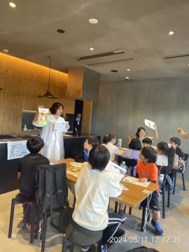 プロジェクトの説明会およびキックオフの様子 プロジェクトの説明会およびキックオフの様子