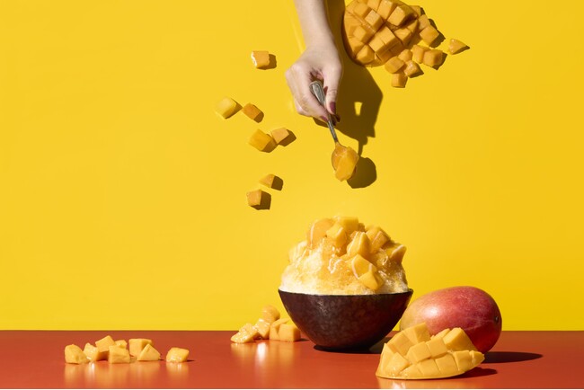 【セント レジス ホテル 大阪】大阪・福島で行列の絶えない有名店として人気を博した「アジアンデザート冰冰花」監修のマンゴーかき氷を愉しむ、サマーフルーツアフタヌーンブッフェ with 冰冰花