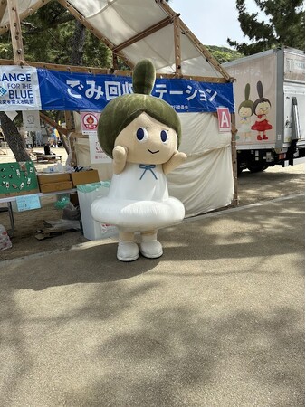 うみぞら映画祭2024 ベルちゃんルコちゃんゴミ回収に活躍!