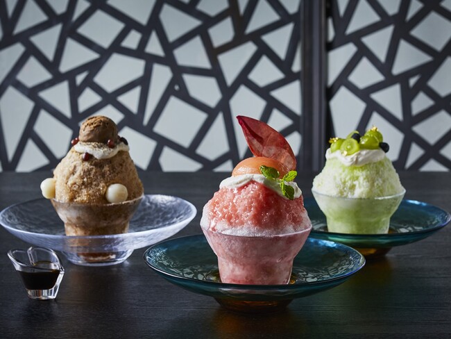 【ロイヤルパークホテル】夏限定！白桃やシャインマスカット、ほうじ茶で華麗にアレンジした「贅沢かき氷」が初登場。