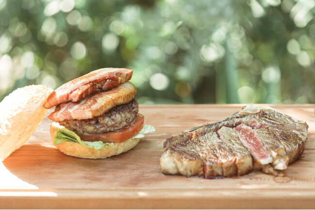 【ピーター・ルーガー・ステーキハウス 東京】究極のBBQ体験！1インチステーキのBBQセットを期間限定販売