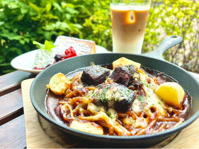 【名古屋市中区・久屋大通公園】6月限定ランチメニュー【デミトマトミートパスタ】の販売を開始｜エロイーズカフェ名古屋店