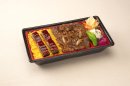 『うなぎ＆スタミナ焼肉弁当』(税込1,253円／1個)