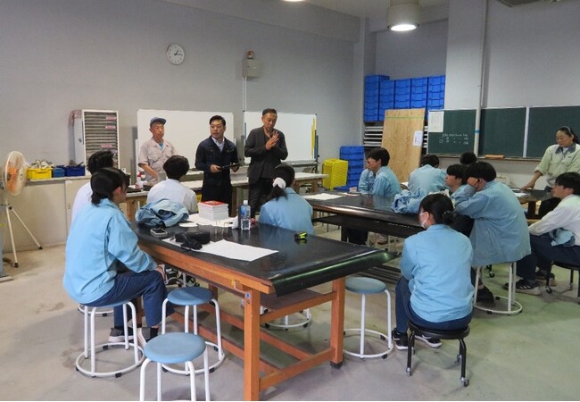 東京都立田無工科高等学校 建築科 木工班の課題研究を木材提供と講師でサポート