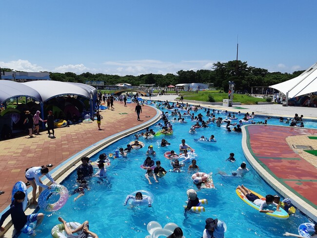 海の中道サンシャインプールオープン（国営海の中道海浜公園）