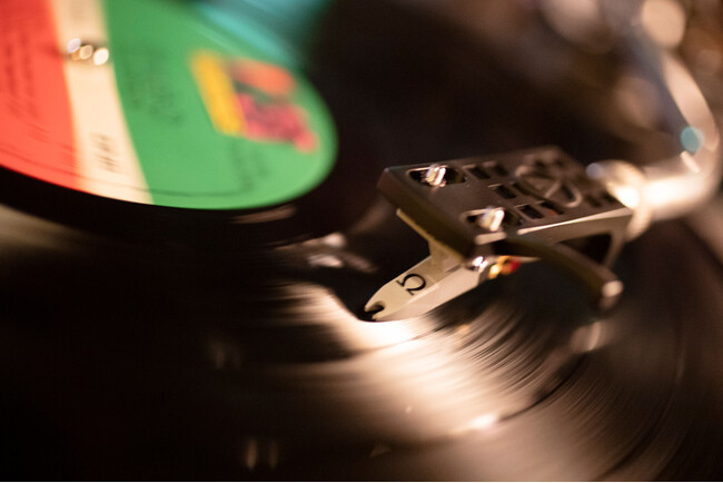 ~懐かしのサウンドとお酒を楽しむ~ 一夜限りのレコードイベントを開催いたします
