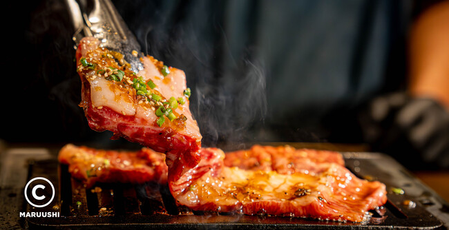 長さ25cm！超ロングカットの黒毛和牛を豪快に焼き上げる！希少な黒毛和牛の骨付きカルビをマルウシミート全店で6月15日(土)より期間限定販売