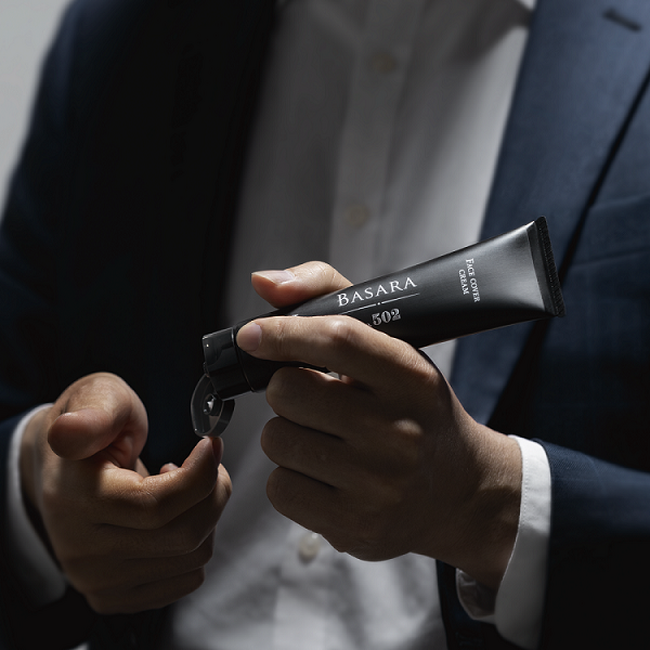 大人男性に向けたブランド「BASARA」から“差がつく素肌”へ導く「フェイスカバークリーム」新発売　～新提案　持ち歩くスキンケア～