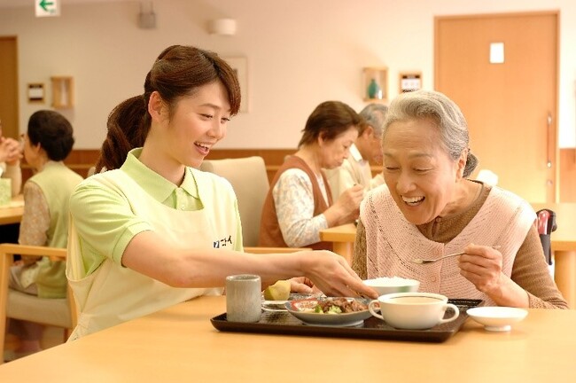 【ニチイの介護スタッフ ヒアリング調査】異業種からの転職者・介護業界へのカムバック経験者にきく、介護職の魅力・やりがいとは？