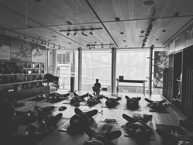 人気ヨガスタジオ「IGNITE YOGA」が「Burton」にてヨガクラスを定期開催！