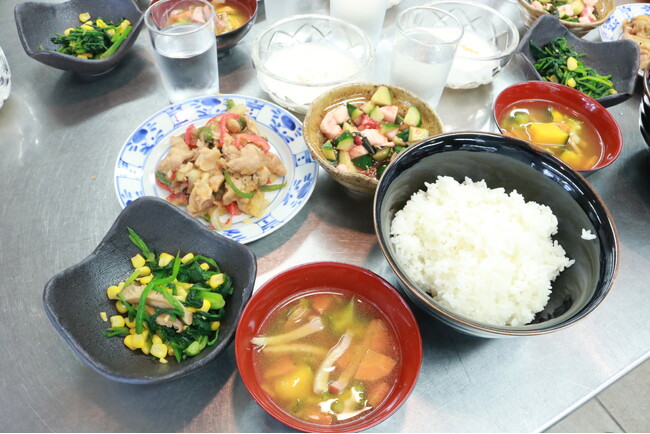 【地域健康栄養支援センター】スポーツ栄養サポートチーム～公認スポーツ栄養士×京都工学院高校×調理実習～