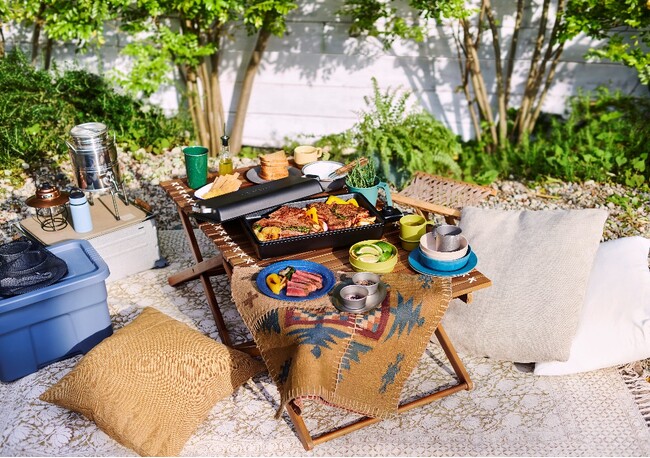 BRUNOとCCC、ライフスタイルをもっとアクティブに過ごすアウトドアギアライクな新ホットプレート「FLAT HOT PLATE」を共同企画