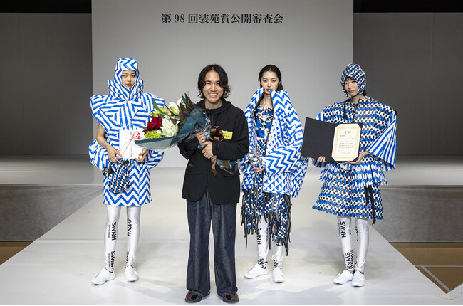 【大阪文化服装学院】「第98回 装苑賞」で装苑賞（グランプリ）を受賞！ファッション・クリエイター学科クリエイティブデザイナーコース 岩野 蓮祐が新人デザイナーの頂点に！