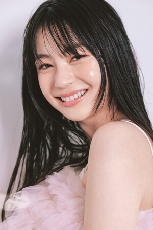 【三浦理奈】女性ファッション誌「Ray」専属モデルに決定