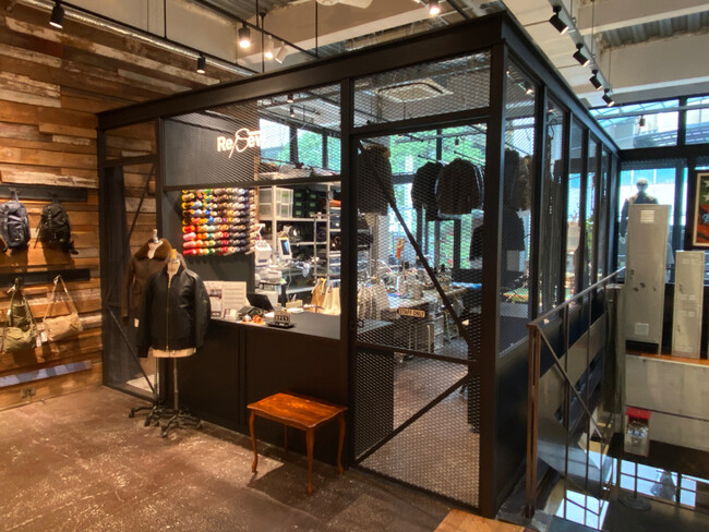 クロージングのアップサイクルで話題の「ReSew」が、「AVIREX」新宿店2階に移転オープン！