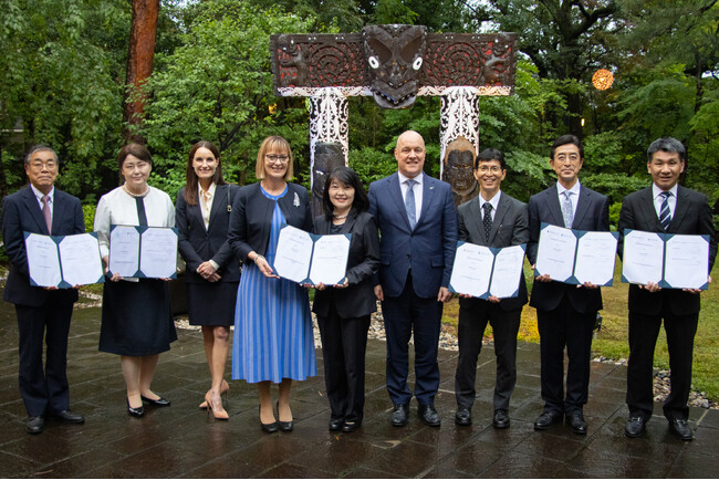 ニュージーランドのマッセイ大学と日本女子大学附属高等学校が教育協力に関する協定を締結