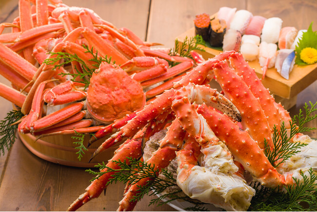 特大タラバガニもズワイガニもお寿司も食べ放題で19,999円！今年の夏は豪華すぎる食べ放題で思い出作り！【すし酒場フジヤマ　秋葉原店】