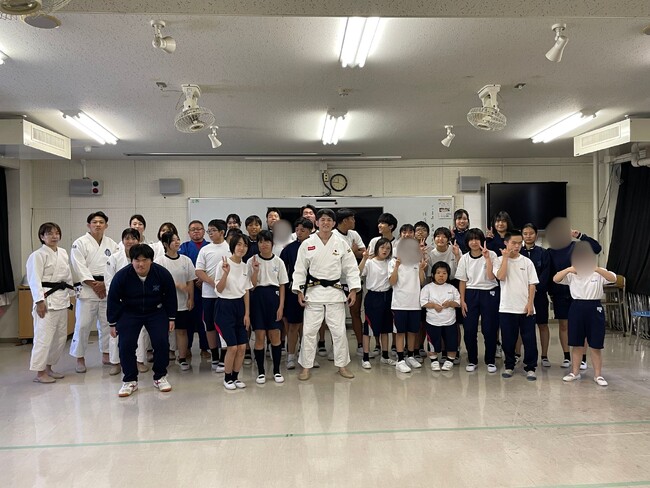 埼玉県立特別支援学校 坂戸ろう学園の授業にろう者柔道の日本代表選手が特別講師として参加！