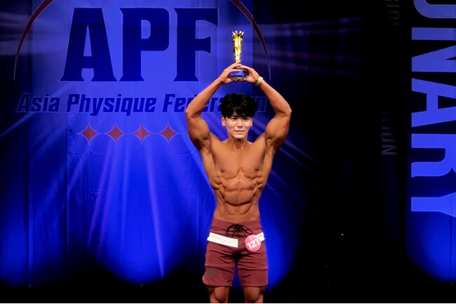 VALX GYMトレーナーの竹下竜陛「APF TOKYO OPEN 2024Physique model Class」にて世代別と総合の両部門で1位を獲得、32名の出場者の中からover all優勝