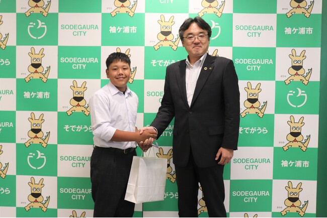 【千葉県袖ケ浦市】「ＩＭＧＡ世界ジュニアゴルフ選手権」に日本代表として出場する高浦維吹選手が袖ケ浦市長を表敬訪問