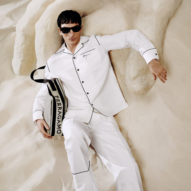 【FERRAGAMO】伊勢丹新宿店 メンズ館1階 ザ・ステージにてプレフォール2024コレクションにフォーカスしたポップアップストアを開催