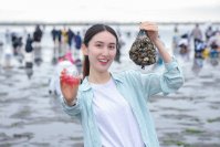 潮干狩りを楽しみながら最高5億円のお宝ハント！？『サマージャンボカプセル潮干狩り』5億円に肖り、5のつく日は、カプセル5倍、7/15海の日も！
