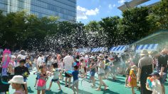水しぶきと音楽・グルメが溢れる真夏の人気イベントがパワーアップ!8月2日(金)から3日間!さいたま新都心で水かけまつり&ワールドフェスタ開催 ~夜も楽しめる新企画!びしょ濡れ必至のDJタイム&ランダムダンスを初開催~
