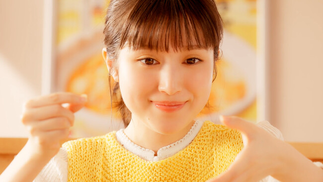 【なか卯】俳優の福本莉子さんが出演する新TVCM「なか卯のこだわり 一食ごと手づくり」篇を放映　なか卯の看板商品「親子丼」のふわとろ食感を訴求