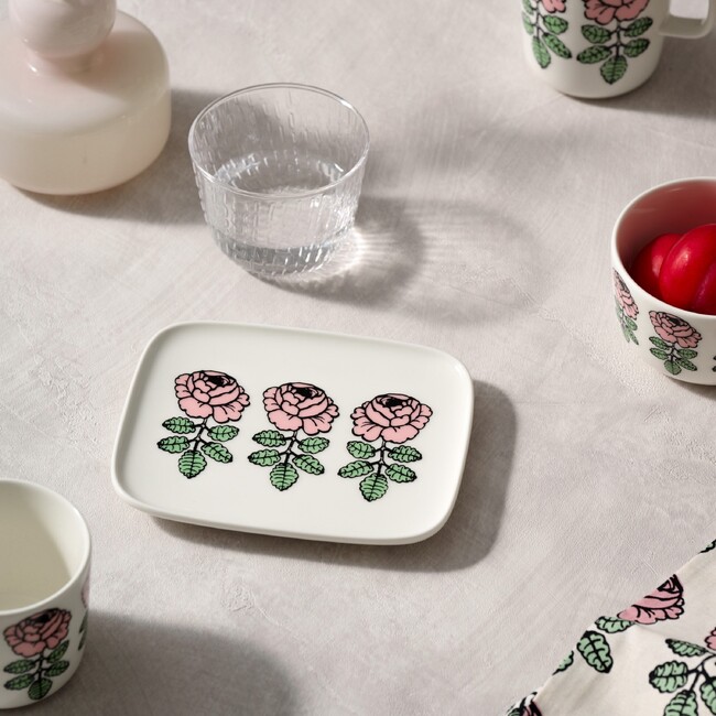 [マリメッコ]ベビーピンクで彩られたヴィヒキルースのホームコレクションが日本限定で復刻登場。