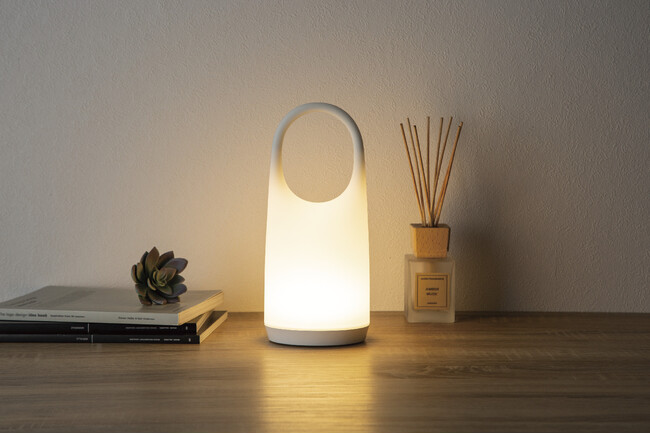 累計販売数30万台越え！人気のLEDランタンがより便利な充電式になって新発売！