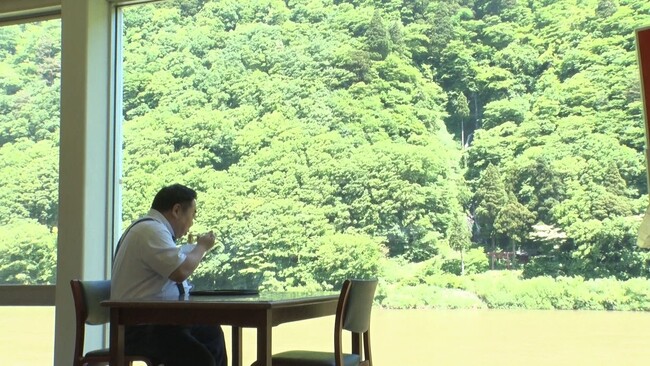 【ＢＳ日テレ】「ドランク塚地のふらっと立ち食いそば」山形編第二弾は昭和の香りが漂うドライブイン！「白糸の滝」が眺められる絶景にドランク塚地も感動！