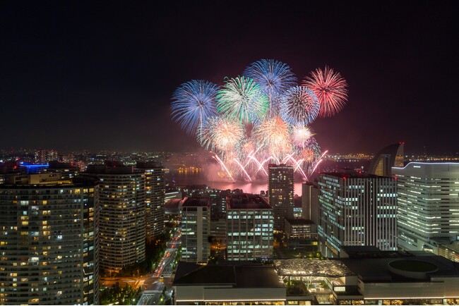 【三井ガーデンホテルズ】横浜・みなとみらいの花火を満喫！20階テラスやプールから夏の夜を楽しむ「花火鑑賞付き宿泊プラン」本日より販売開始