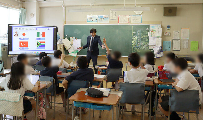 トレイダーズ証券：渋谷区立長谷戸小学校にて取締役の外国為替ディーラー井口が金融経済教育の出張授業を行いました。