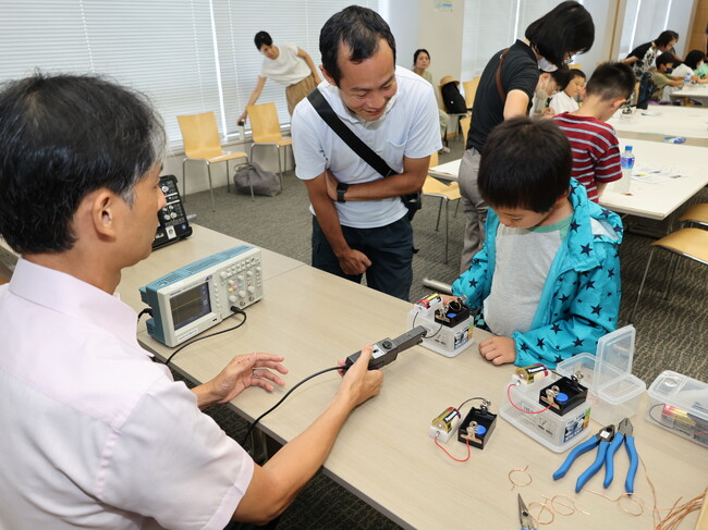 明治大学理工学部が小・中・高校生対象「夏休み科学教室」を開催　―大学のキャンパスで実験・実習・工作を体験しよう！―