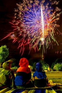 【夏の夜空が華やぐ日！】第54回 小坂田公園納涼花火大会