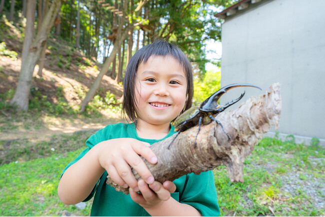 新サイトも公開！【世界の珍しいカブトムシやクワガタ】とふれあえる「ビートルランド・米原」の「7月13日」(土) オープンに合せて「セレモニー」開催へ！名誉館長就任の元プロ野球選手「山本昌」さんも来場！