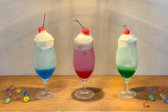 レトロな見た目がかわいい！夏にぴったりな色鮮やかな大人のクリームソーダの提供開始【居酒屋 ま王 石橋店】