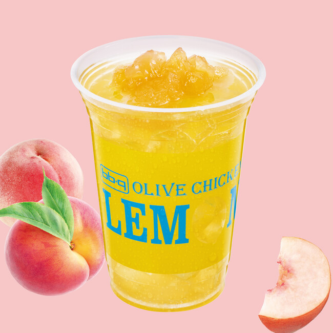 【bb.q オリーブチキン】夏の爽やか新メニュー！さっぱりジューシーなピーチドリンクや爽やかな香りと辛さが特徴的なグリーンカレーが新登場！！