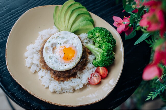 【モクシー大阪新梅田】８月１日からハワイアンフェアーを開催！