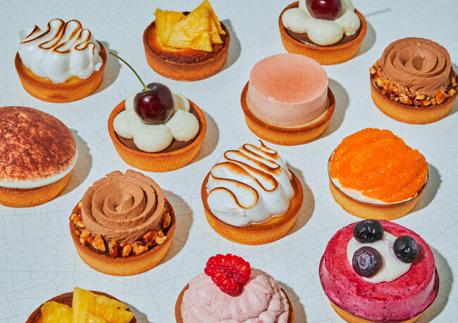 名古屋で夏のアムールが初開催！メゾンカカオからは夏のビーチサイドをテーマに、総勢30品近くの夏スイーツを新提案。新作の出来立てスイーツから、限定製品までこの機会に夏を楽しんで。