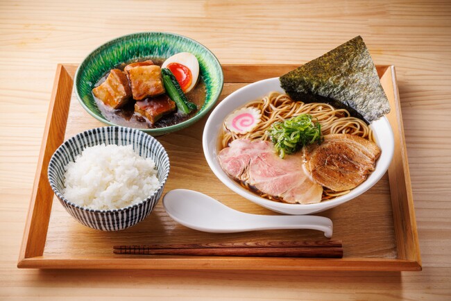【蒼空のように澄んだスープと、純白の銀しゃりが織りなすハーモニー】おダシと銀しゃり 中華そば 蒼し 2024年7月18日(木) NEW OPEN!!