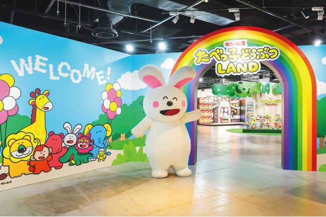 【全貌初公開】本日7月12日オープン『たべっ子どうぶつLAND』ここにしかない新グッズに新メニュー、新フォトスポットが盛りだくさんで初日から行列・大盛況！“パワーアップ”した会場を速報レポート