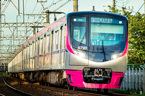 「京王ライナー個室プラン　～走る実験室～」 を実証実験として販売を開始します！