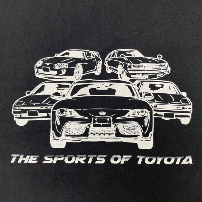 『TOYOTA SUPRA』がズラリ！Tシャツが成田空港で販売開始！