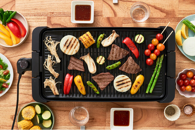 最大1300Wの高火力で、ヘルシー&プロの焼き上がり。「減煙ホットプレート」をmottoleより新発売。